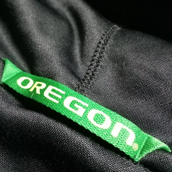 Nike Dri-Fit Mighty Oregon Ducks Hoodie Sweatshirt - Picture 9 of 9